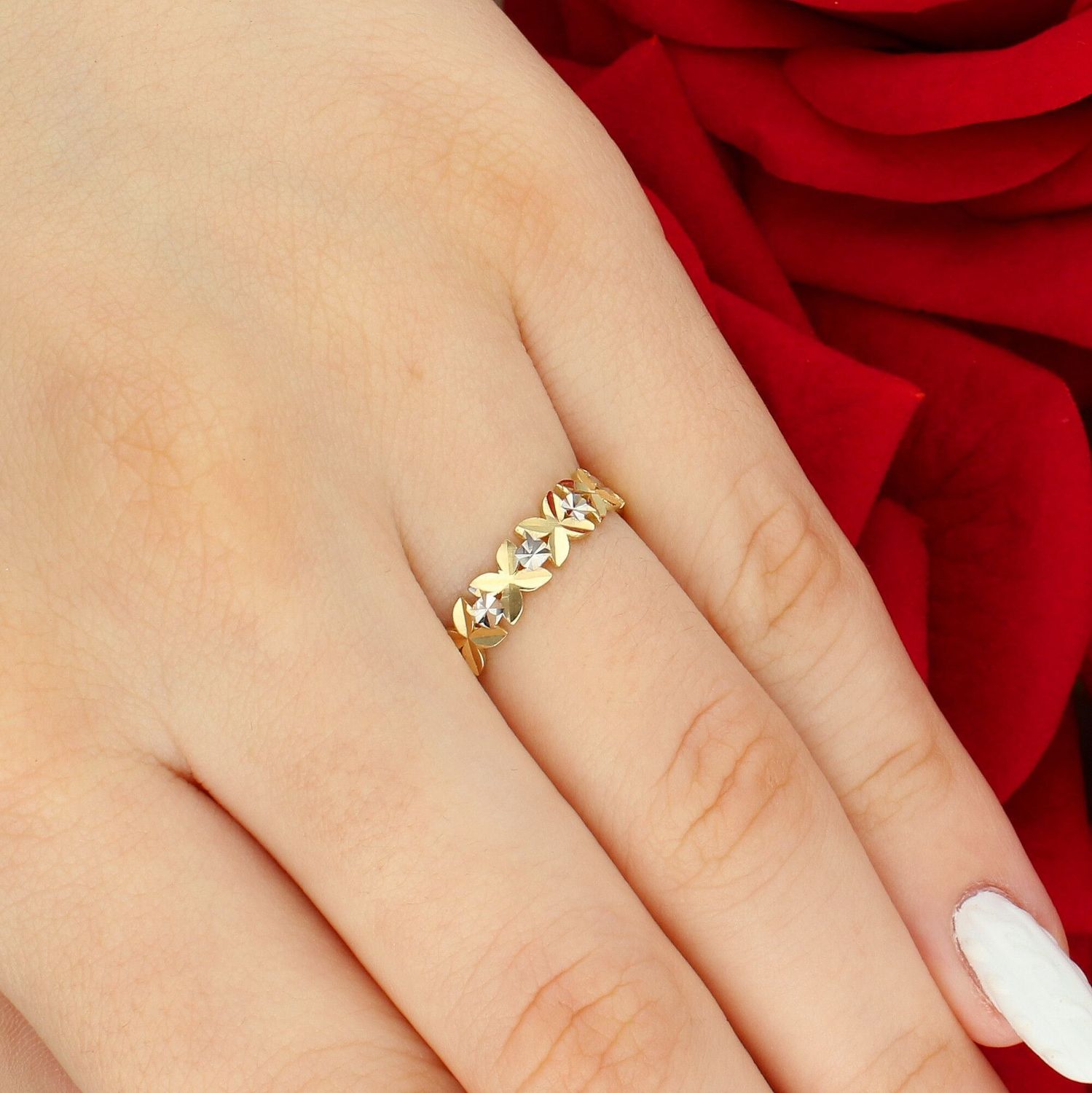 Złoty Pierścionek Damski 375 – Białe i Żółte Złoto, Motyw Kwiatów, Diamentowana Powierzchnia Au 375.jpg